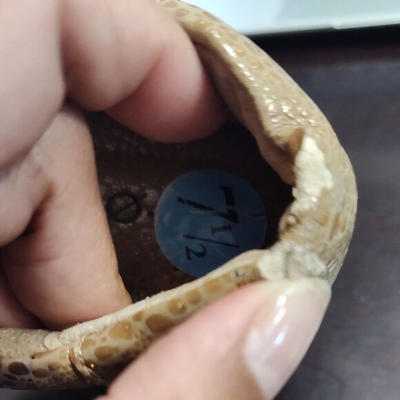 Born BOC Slip On Clogs Shoes Block Heel Women Size 7.5 Tan Faux Leather FLAW - Picture 10 of 10